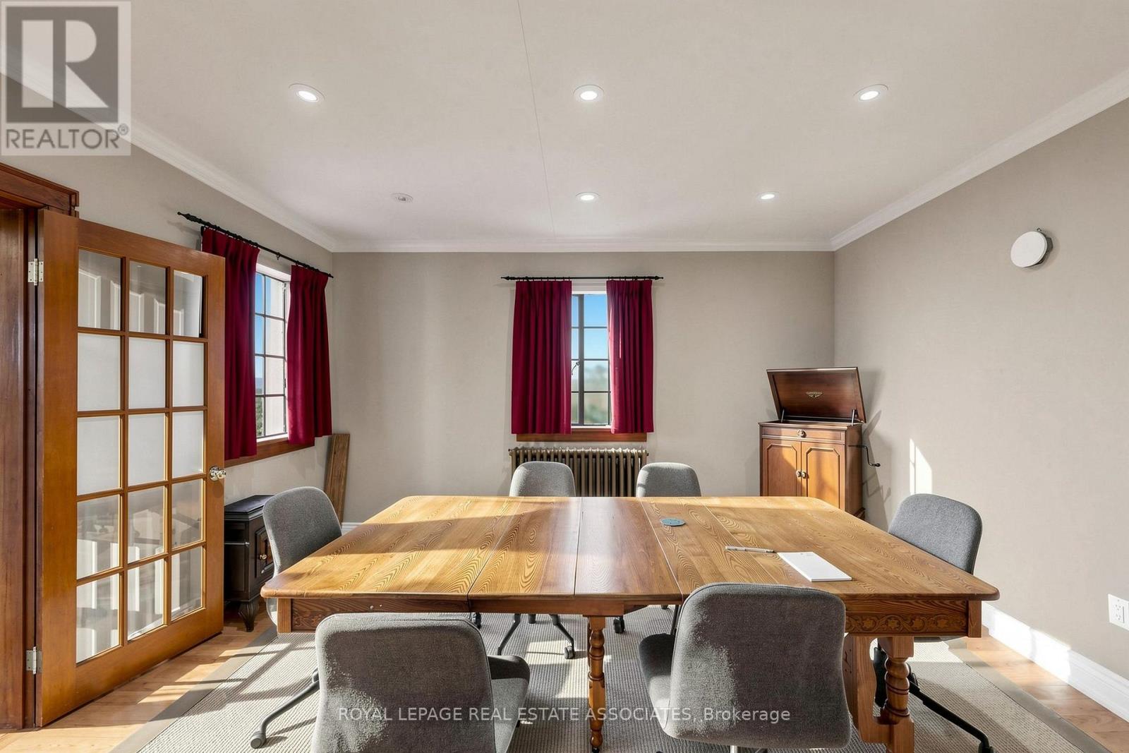 298 Lakeshore Road E, Mississauga, Ontario  L5G 1H2 - Photo 10 - W13876564