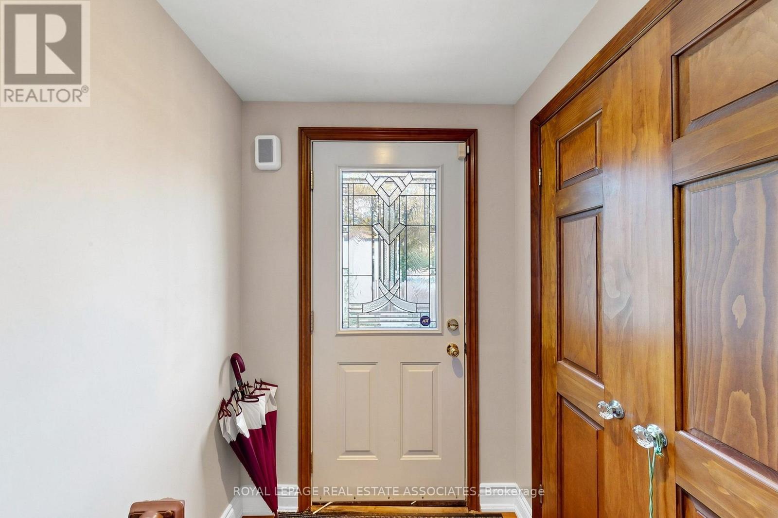 298 Lakeshore Road E, Mississauga, Ontario  L5G 1H2 - Photo 18 - W13876564