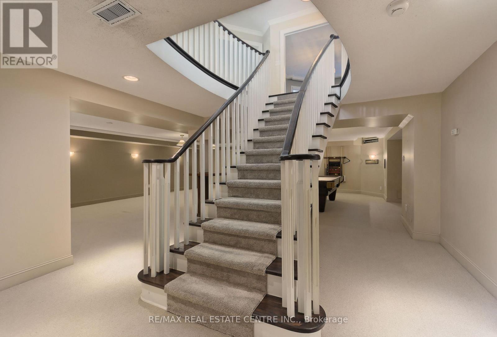1837 Sevenoaks Drive, Mississauga, Ontario  L5K 2N5 - Photo 23 - W13876610
