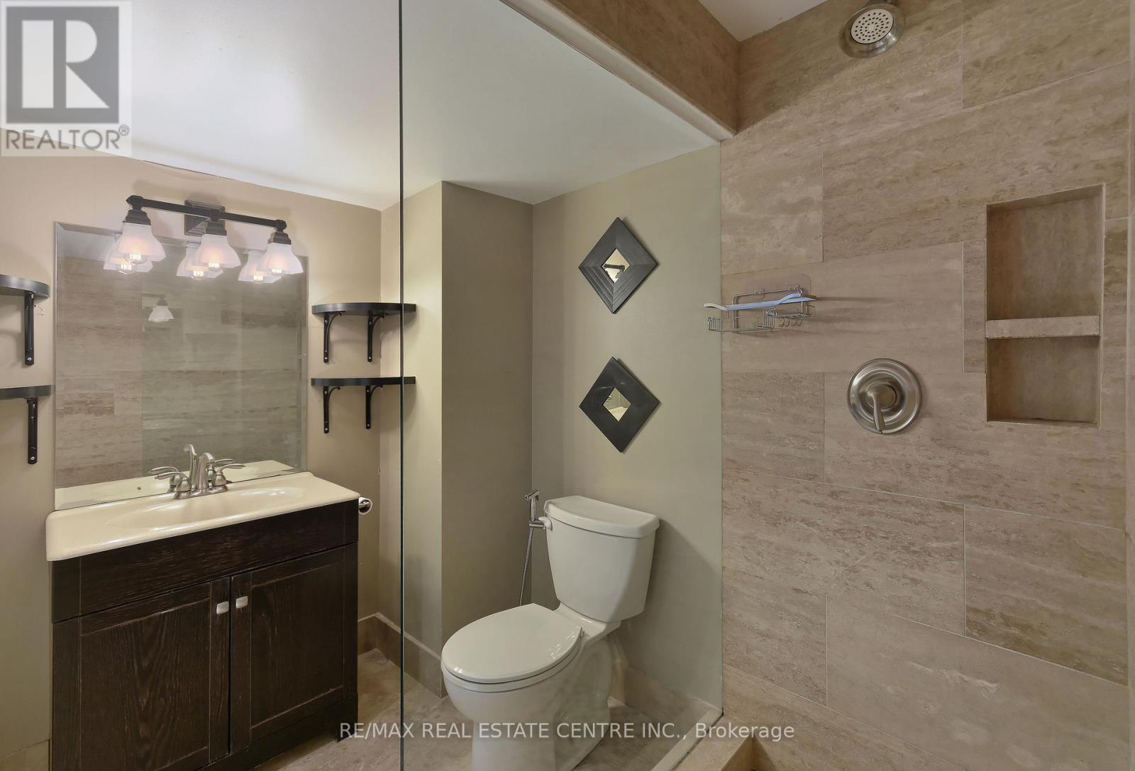 1837 Sevenoaks Drive, Mississauga, Ontario  L5K 2N5 - Photo 26 - W13876610