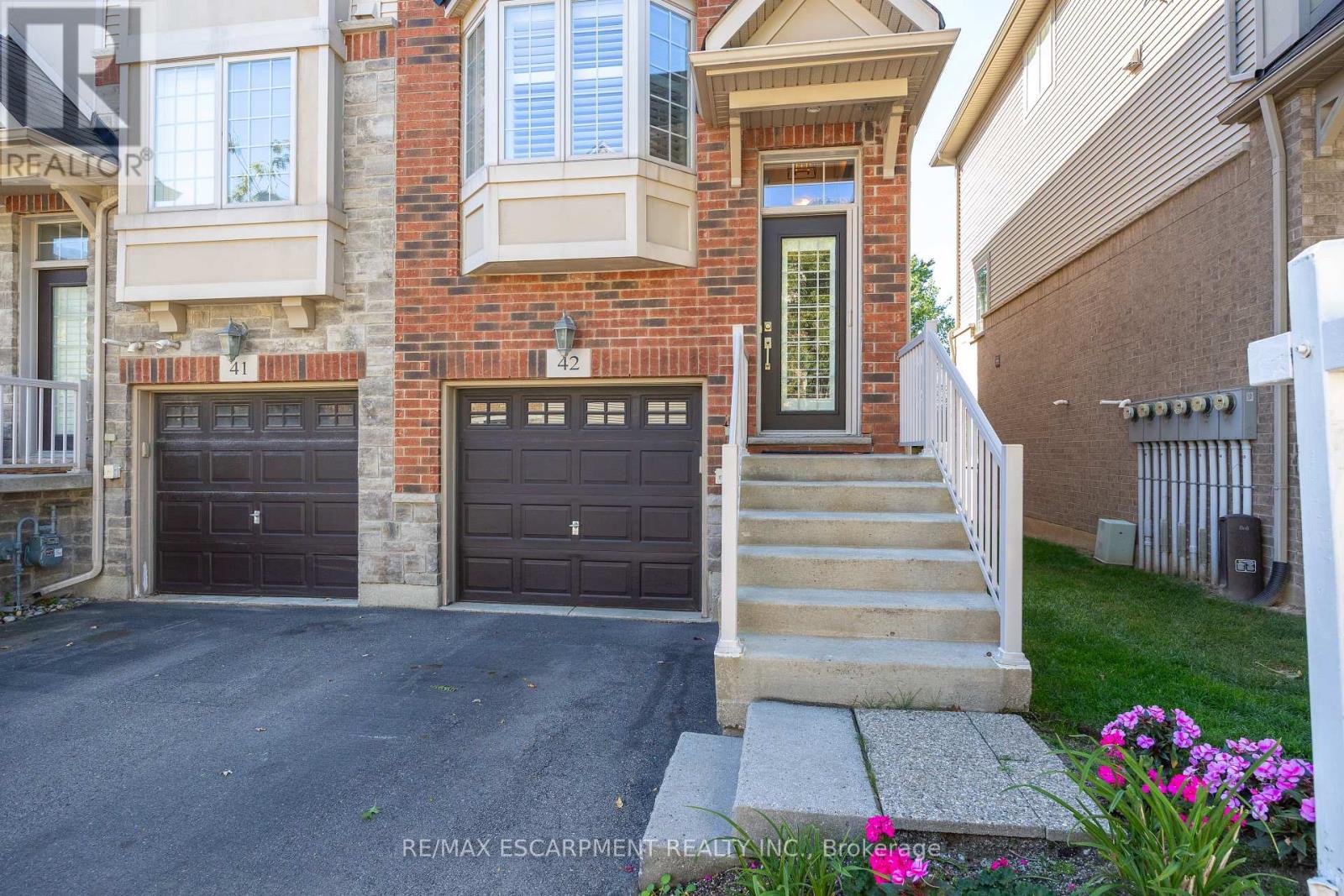 42 - 1401 Plains Road, Burlington, Ontario  L7R 0C2 - Photo 2 - W13876630