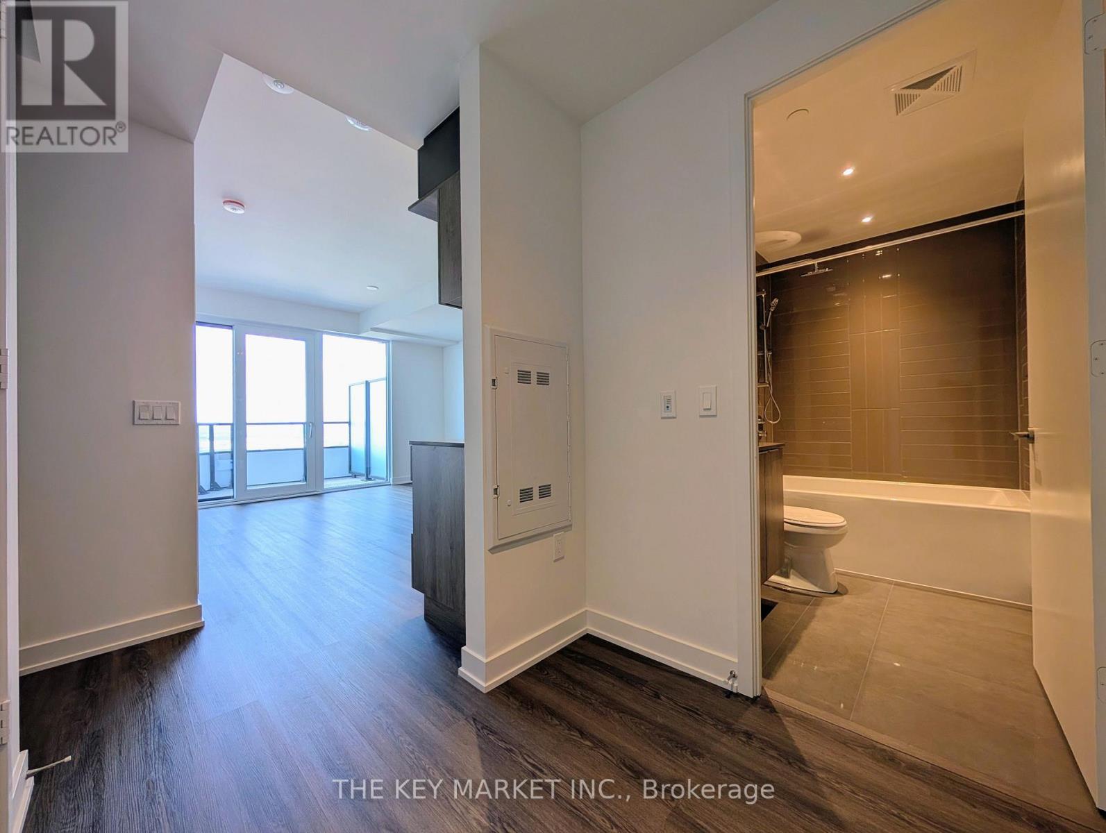 7204 - 448 Burnhamthorpe Road, Mississauga, Ontario  L5B 0R4 - Photo 12 - W13876692