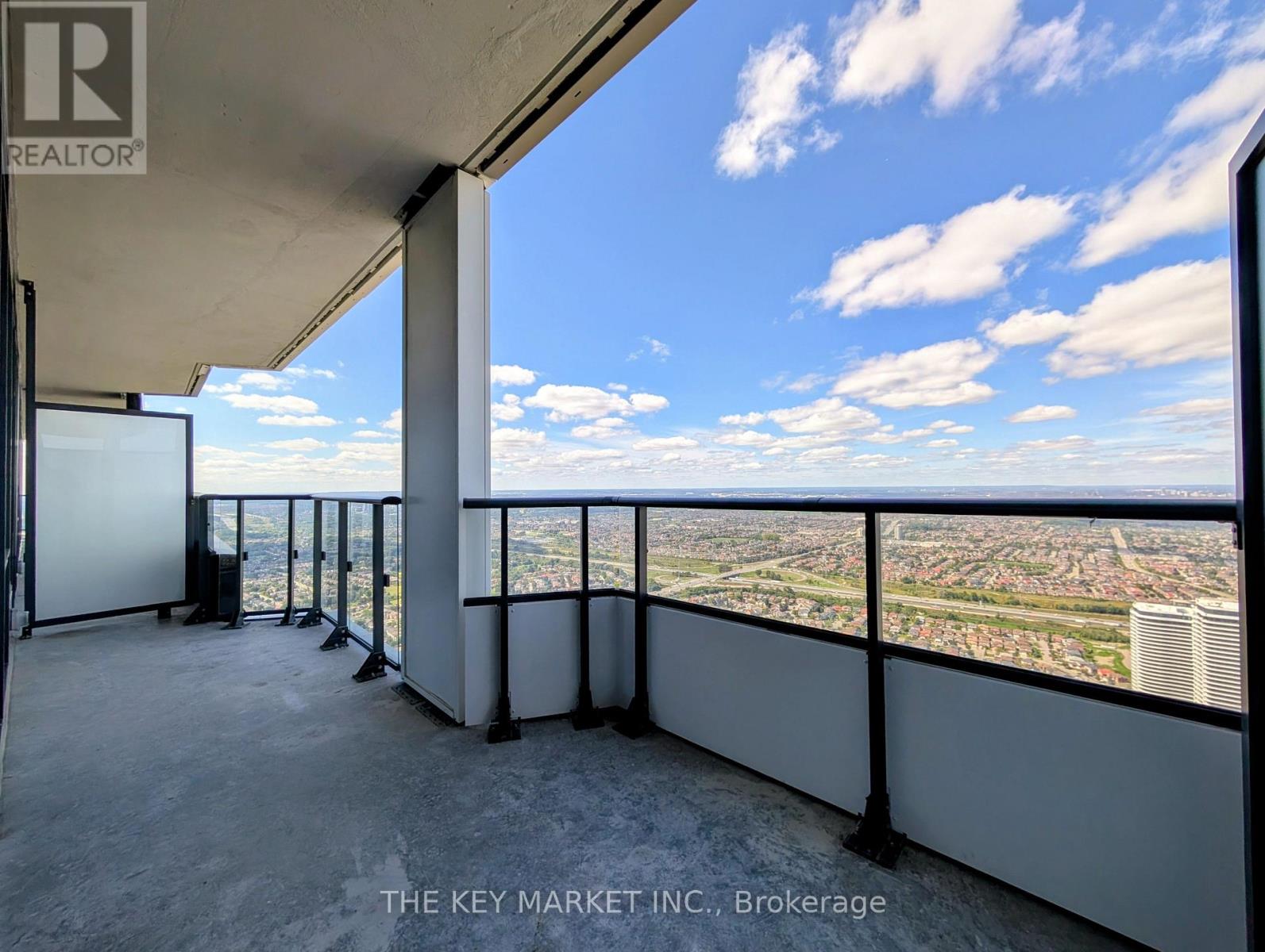 7204 - 448 Burnhamthorpe Road, Mississauga, Ontario  L5B 0R4 - Photo 2 - W13876692