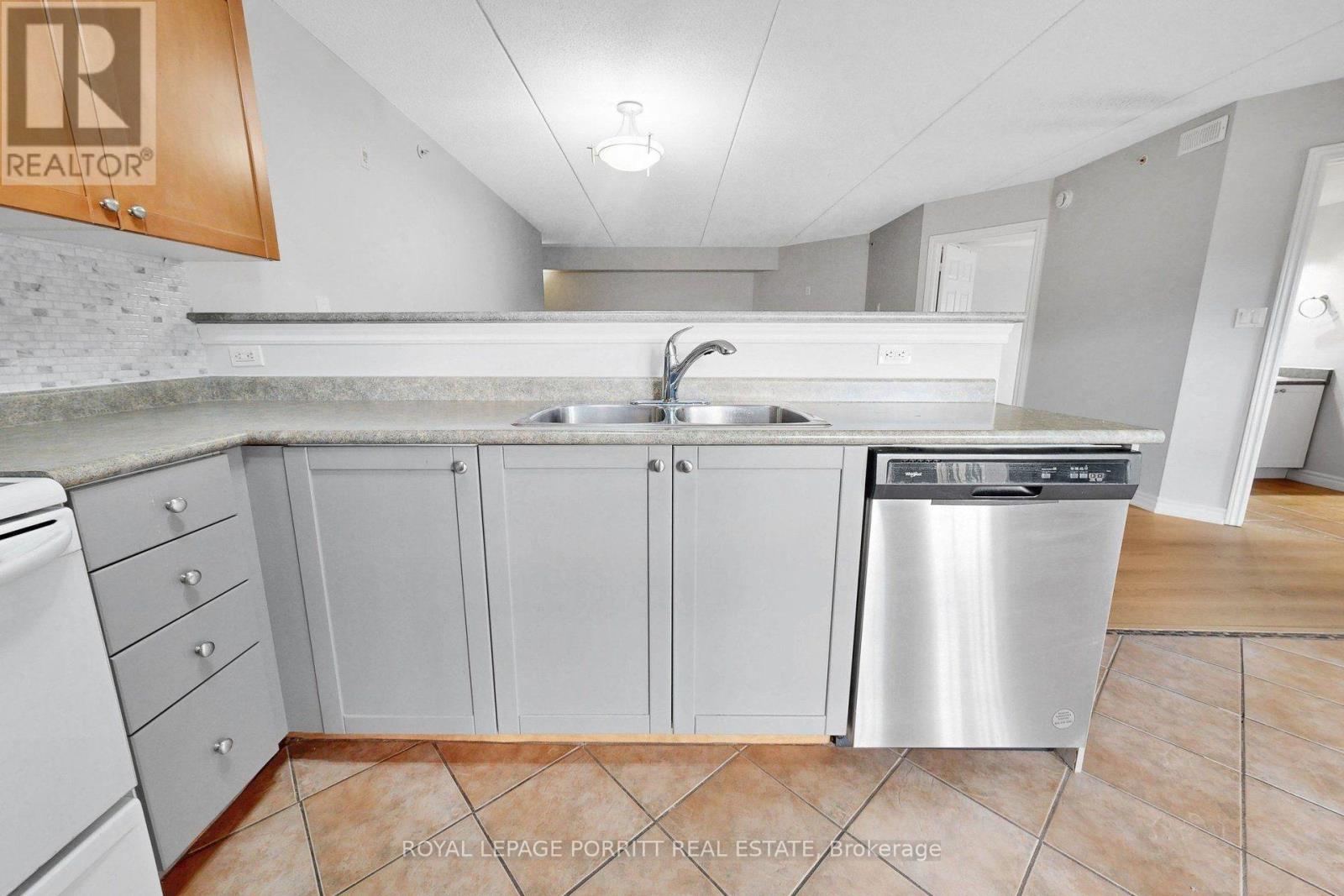 302 - 2085 Appleby Line, Burlington, Ontario  L7L 7H4 - Photo 14 - W13876726