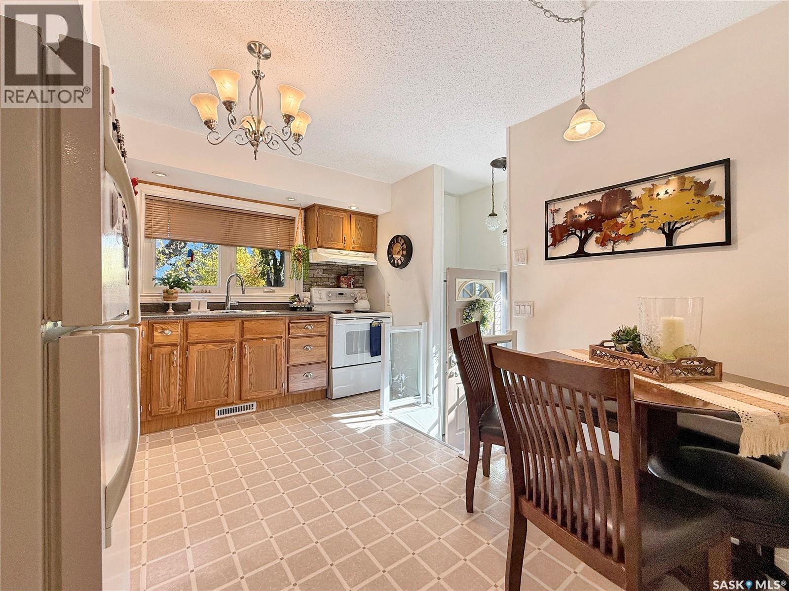 1841 102nd Street, North Battleford, Saskatchewan  S9A 1H4 - Photo 2 - SK050627