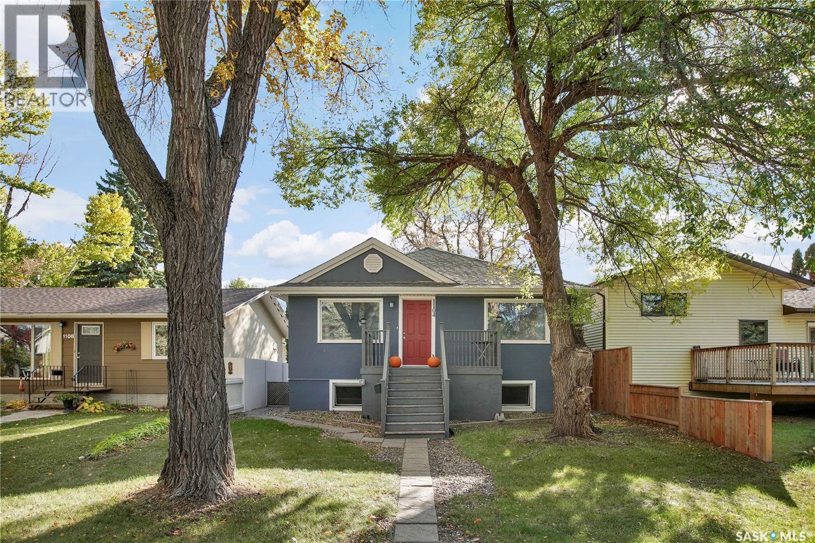 1104 4th Street E, Saskatoon, Saskatchewan  S7H 1K8 - Photo 2 - SK050495