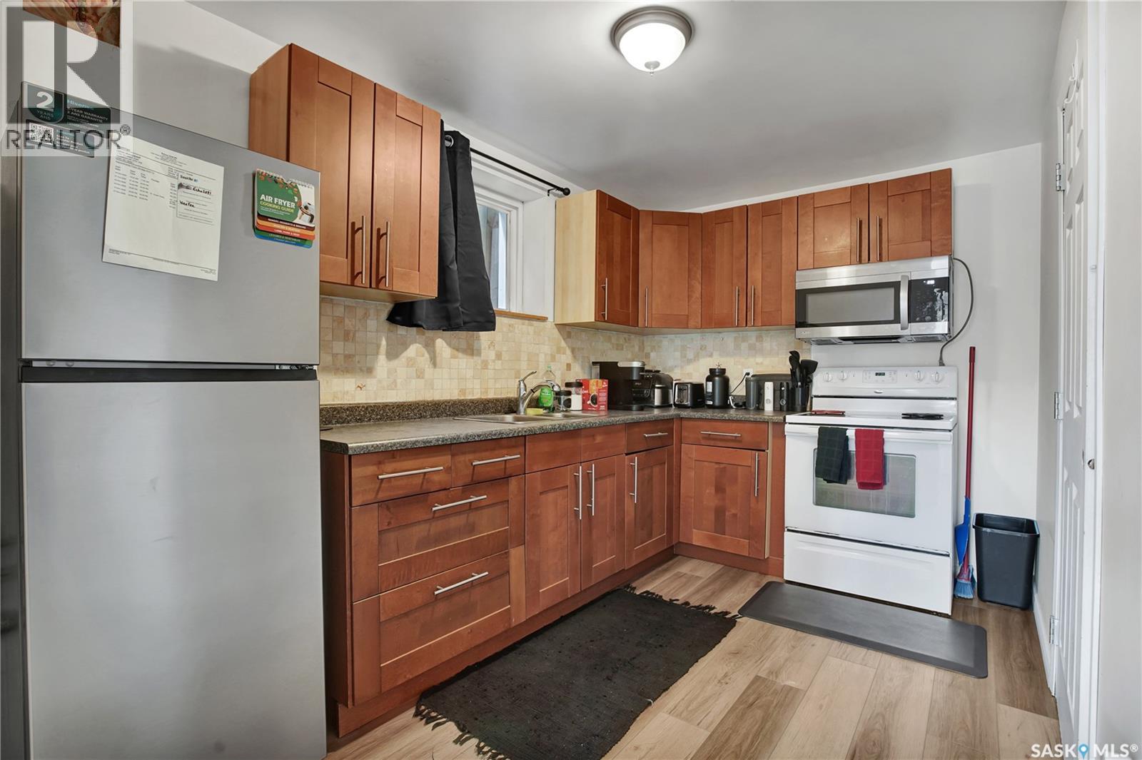1104 4th Street E, Saskatoon, Saskatchewan  S7H 1K8 - Photo 4 - SK050495