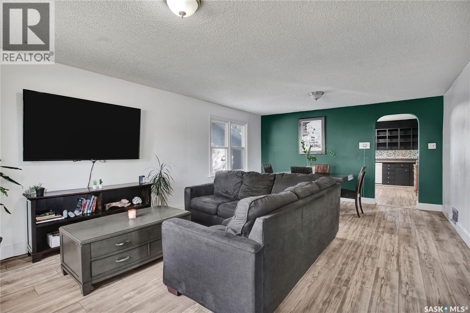 1104 4th Street E, Saskatoon, Saskatchewan  S7H 1K8 - Photo 7 - SK050495