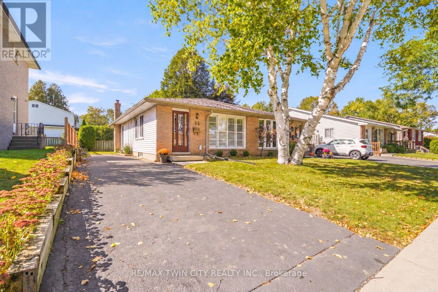 35 Ivanhoe Road, Brantford, Ontario  N3R 6V1 - Photo 1 - X13876504