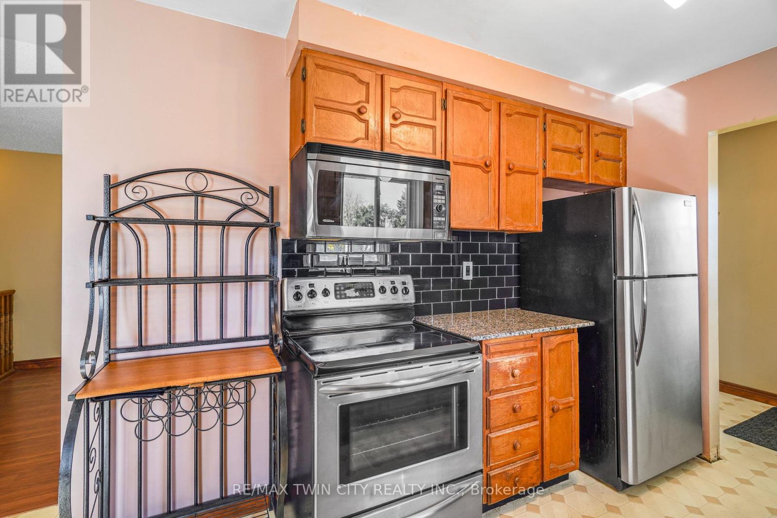 35 Ivanhoe Road, Brantford, Ontario  N3R 6V1 - Photo 15 - X13876504