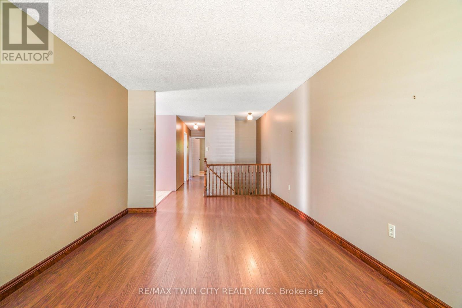 35 Ivanhoe Road, Brantford, Ontario  N3R 6V1 - Photo 8 - X13876504