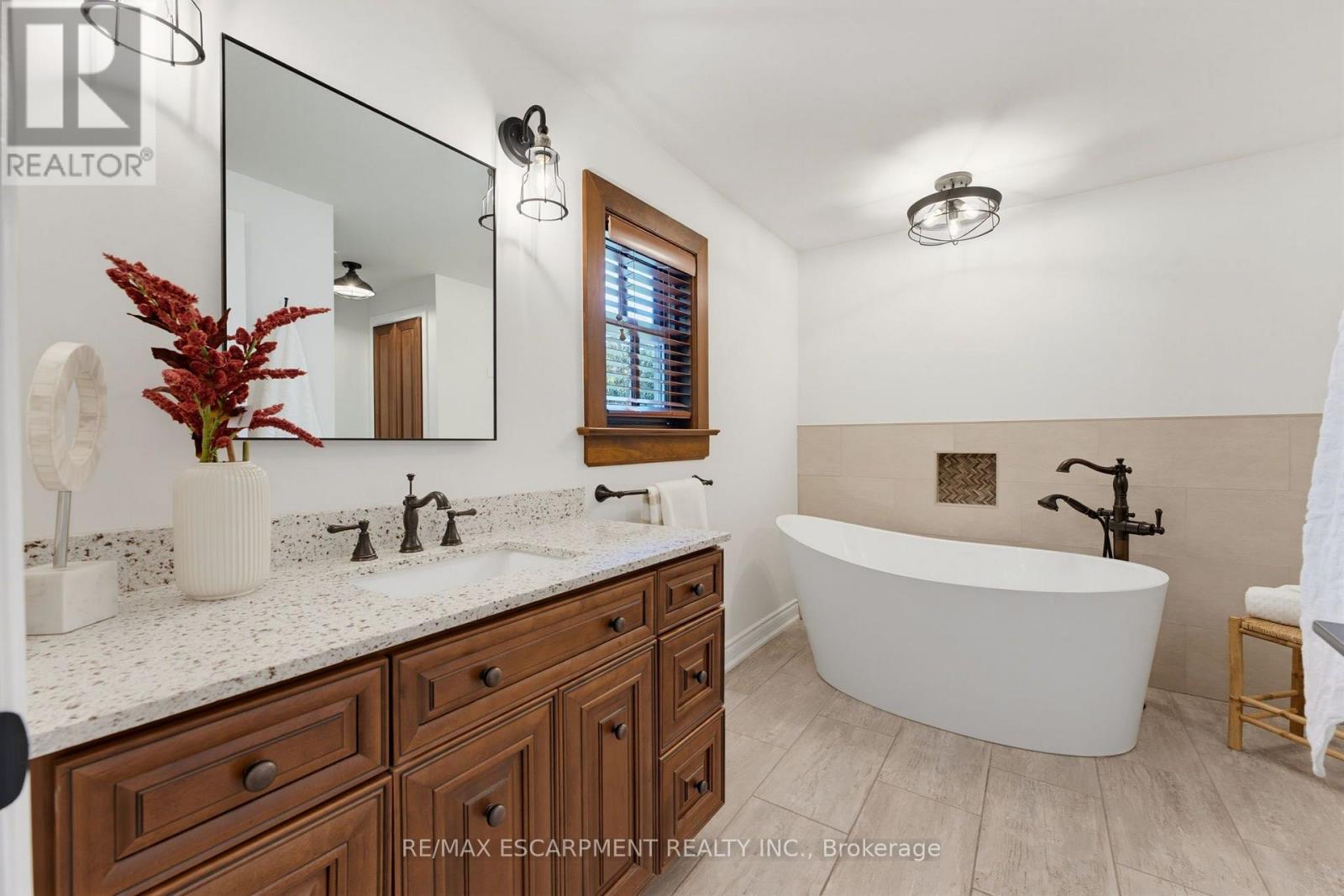 212 Concession 8 Road E, Hamilton, Ontario  L8B 1N7 - Photo 16 - X13876580