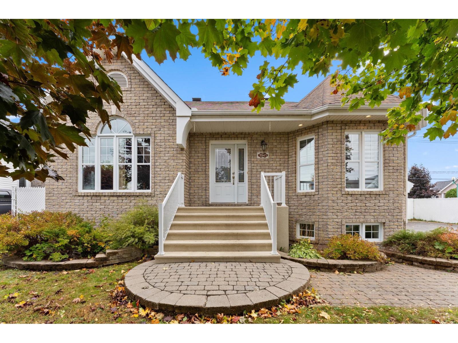 1941 Rue de l'Échassier Terrebonne (La Plaine) Quebec Canada J7M2A8 2