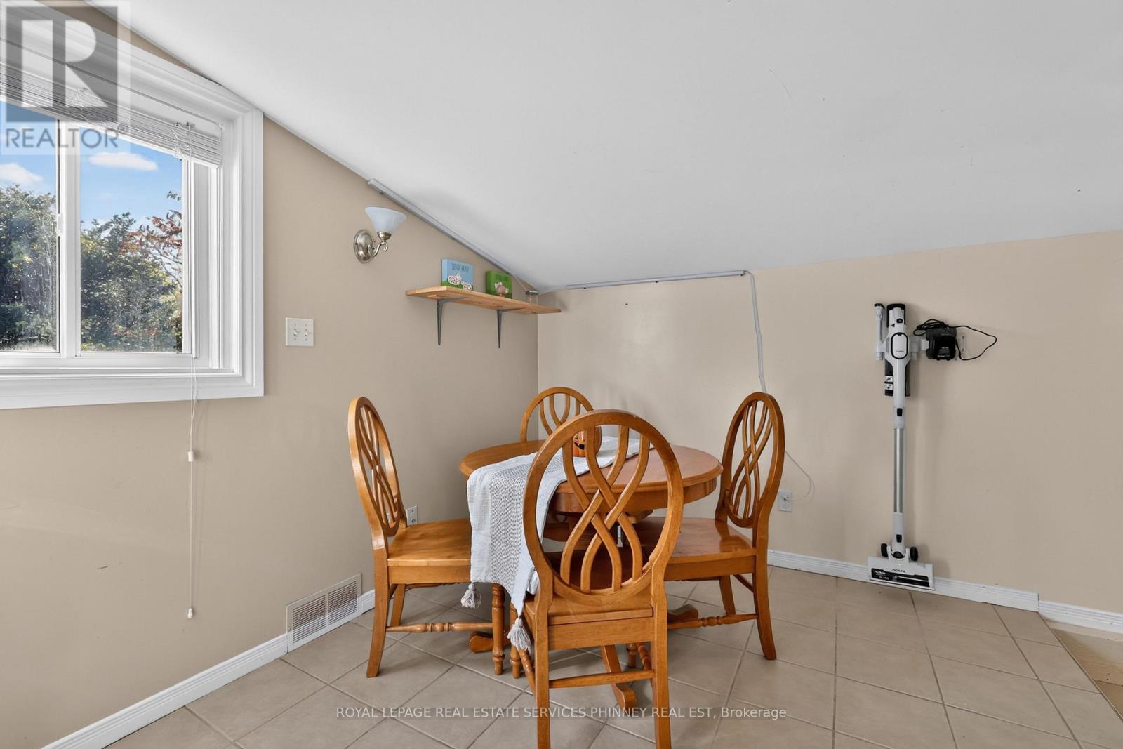715 South Pelham Road, Welland, Ontario  L3C 3C9 - Photo 15 - X13876738