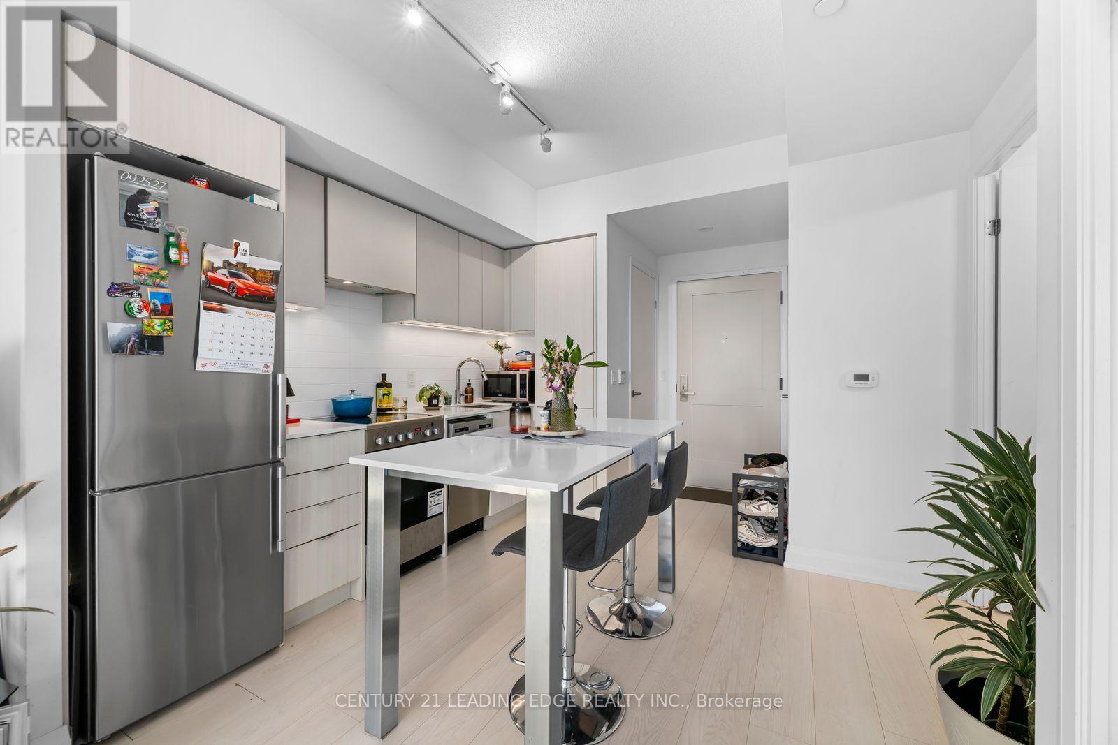 745 - 26 Gibbs Road, Toronto, Ontario  M9B 0E3 - Photo 4 - W13875704