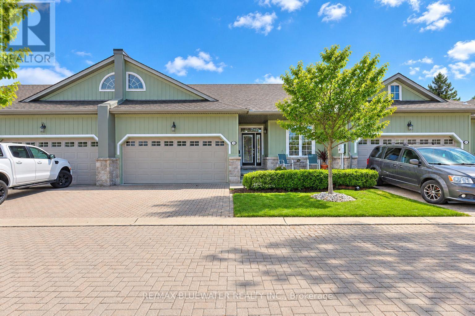 13 Oakwood Links Lane, South Huron, Ontario  N0M 1T0 - Photo 6 - X13732564