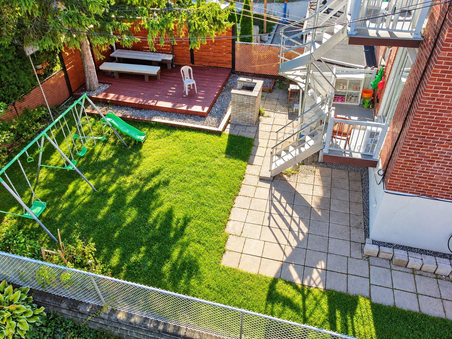 11365-11367 Av. Brunet Montréal (Montréal-Nord) Quebec Canada H1G5E9 2