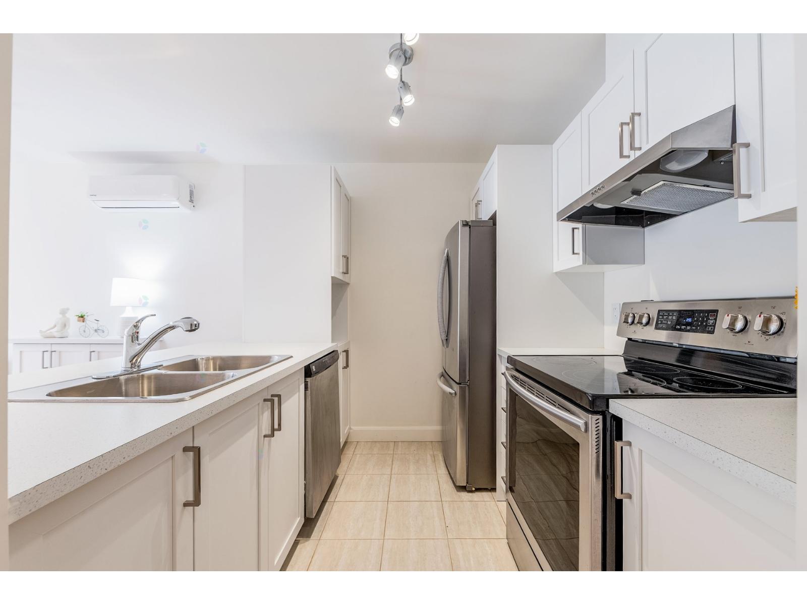 721 Rue Guy|#2 Montréal (Ville-Marie) Quebec Canada H3J1T6 4