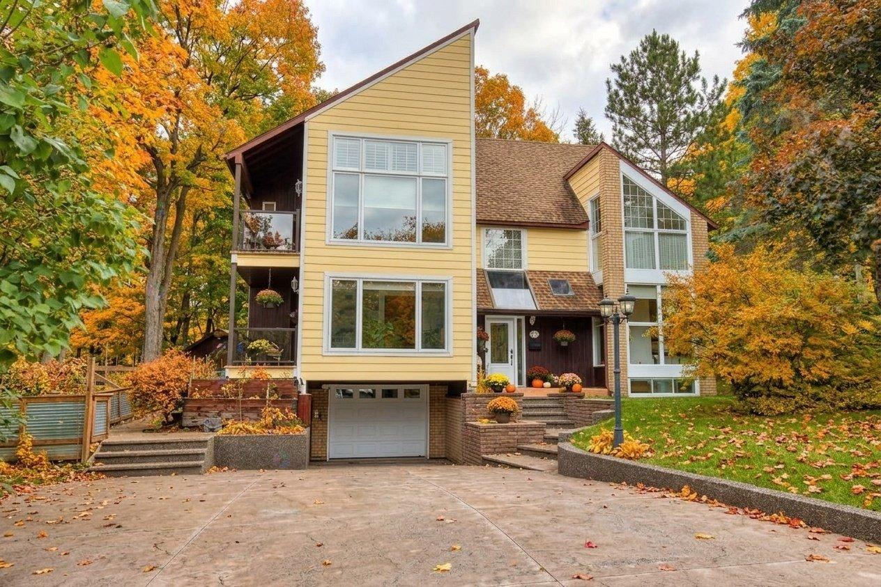 17 Rue St-Viateur Rigaud Quebec Canada J0P1P0 2
