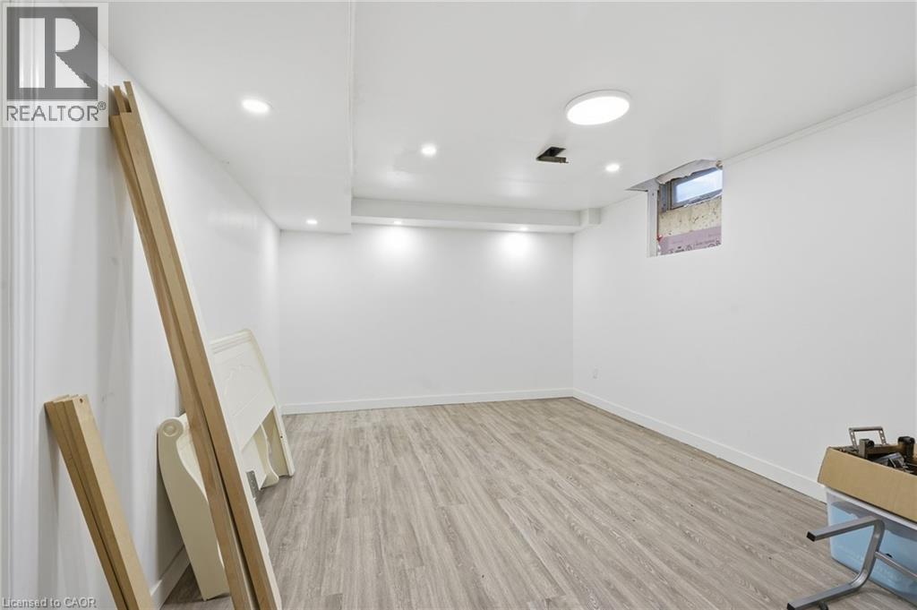 400 Stonehenge Drive Unit# 8, Ancaster, Ontario  L9K 0A2 - Photo 31 - 40869843