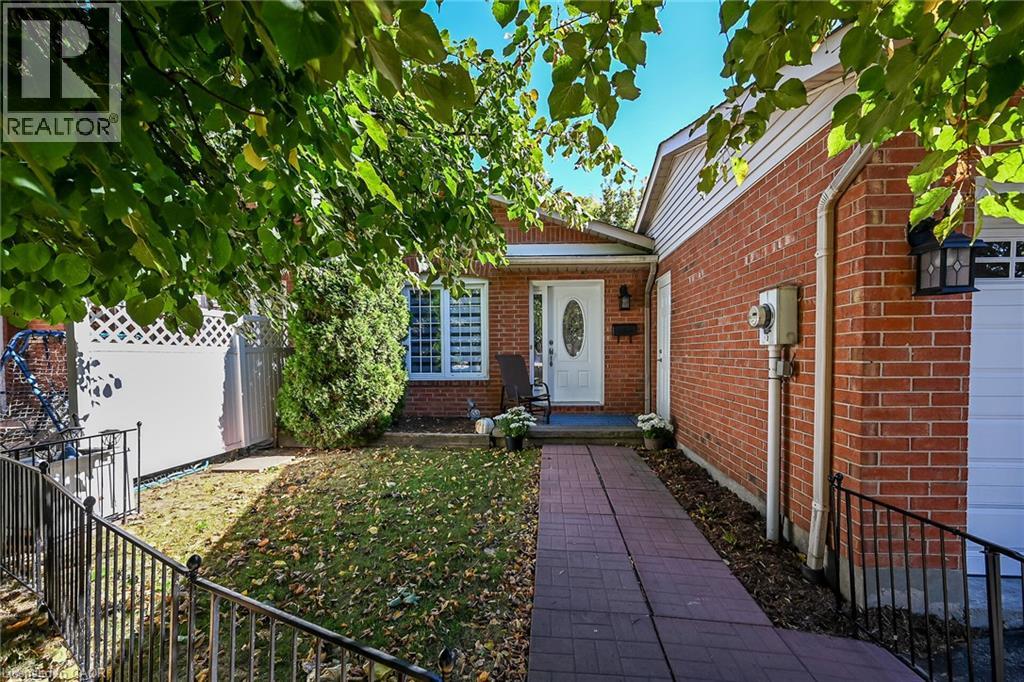 89 Stoney Brook Crescent, St. Catharines, Ontario  L2S 3R8 - Photo 2 - 40869930