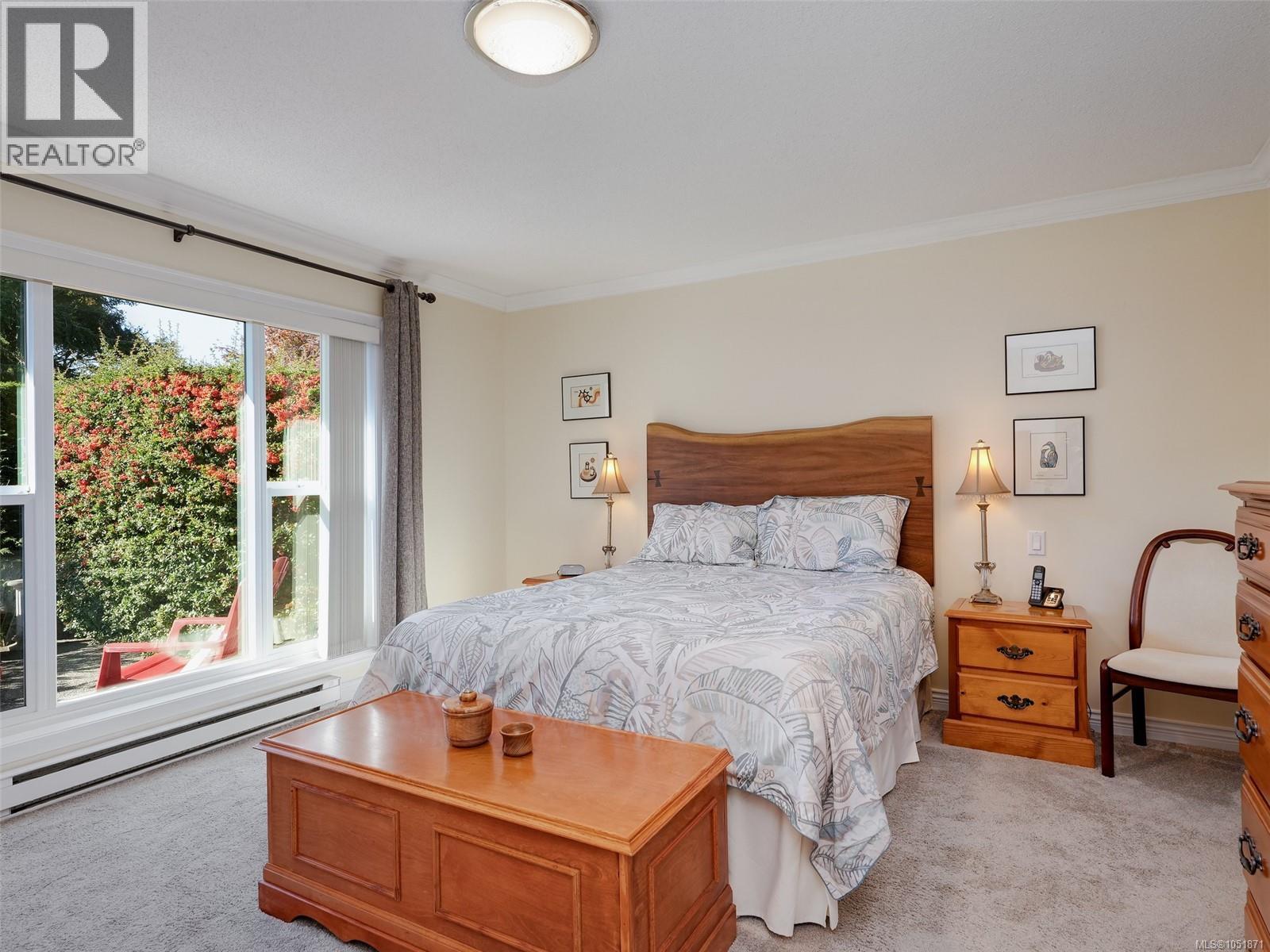 901 2829 Arbutus Rd