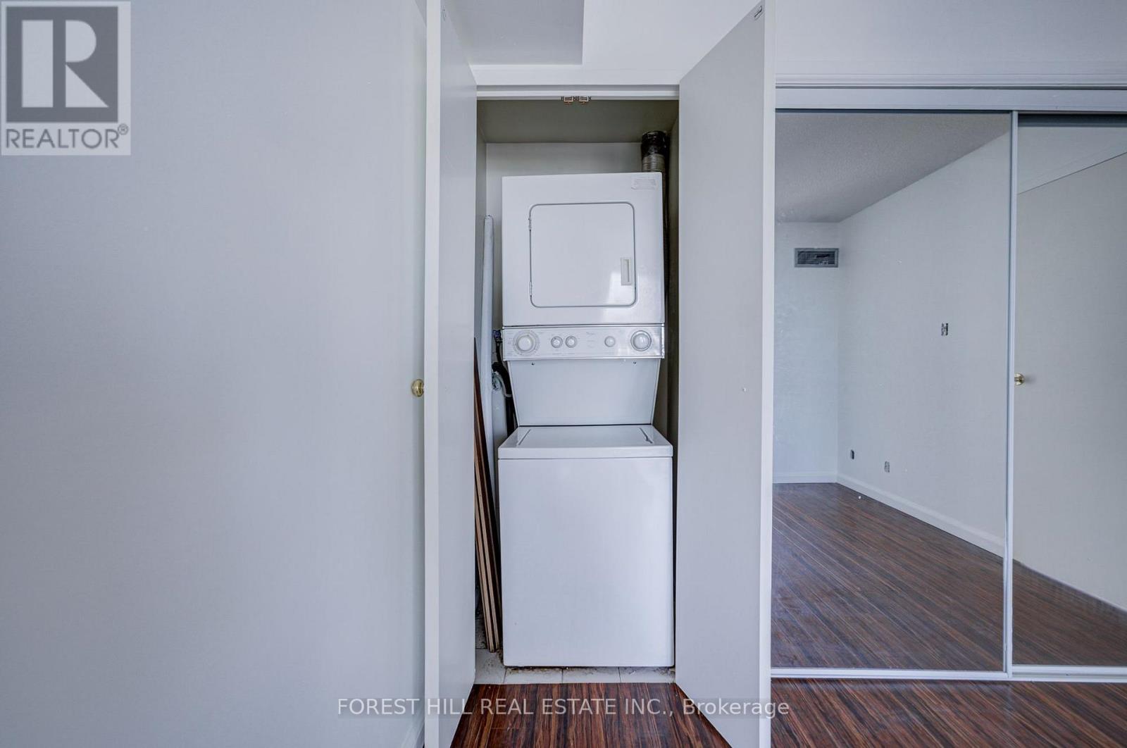 1810 - 10 Yonge Street, Toronto, Ontario  M5E 1R4 - Photo 10 - C13875860