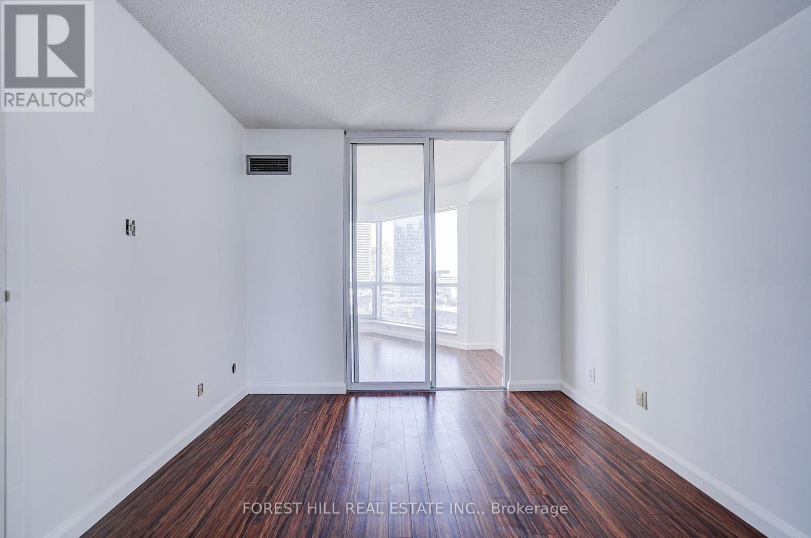 1810 - 10 Yonge Street, Toronto, Ontario  M5E 1R4 - Photo 7 - C13875860