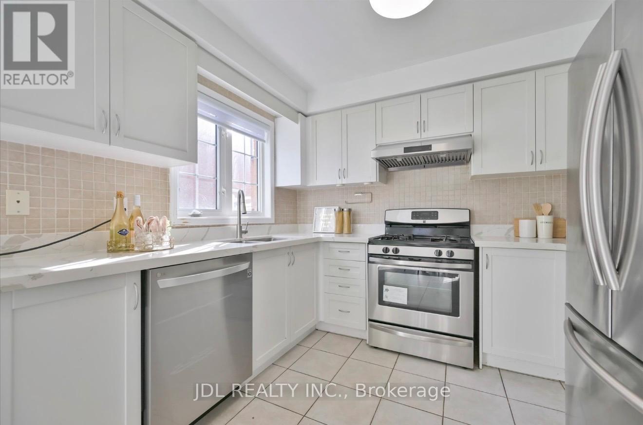21 Iron Horse Avenue, Richmond Hill, Ontario  L4B 4H2 - Photo 9 - N13876778