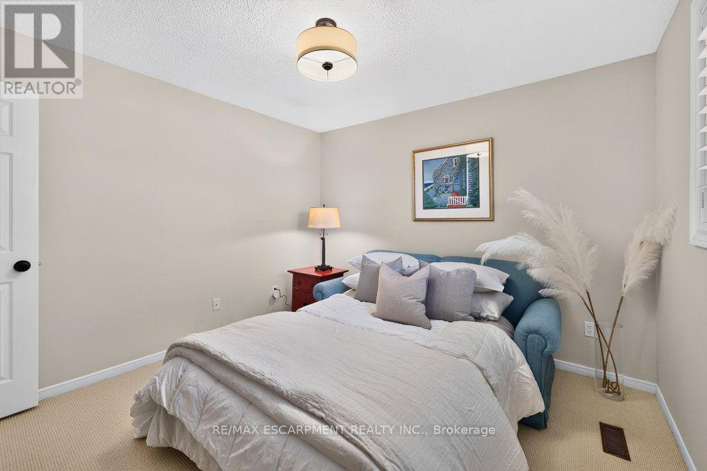 126 Wanita Road, Mississauga, Ontario  L5G 1B8 - Photo 28 - W13876654