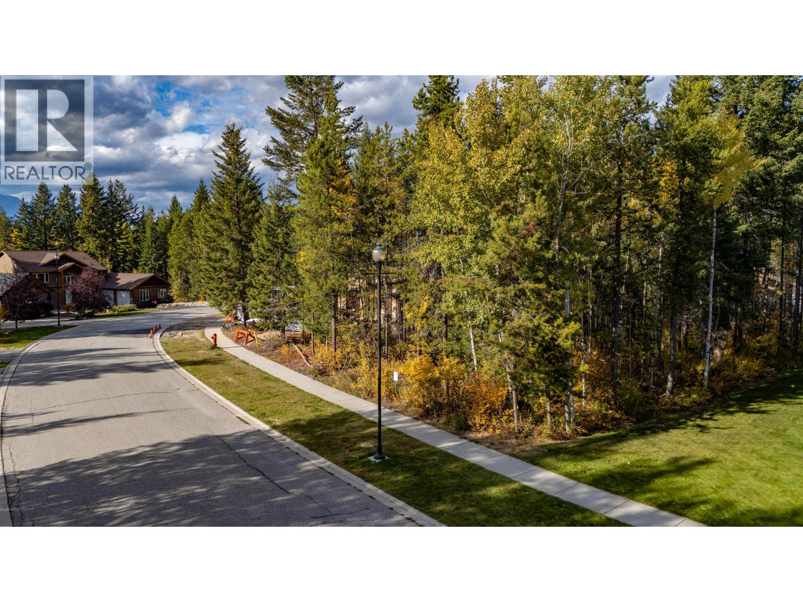 1520 Quartz Crescent
