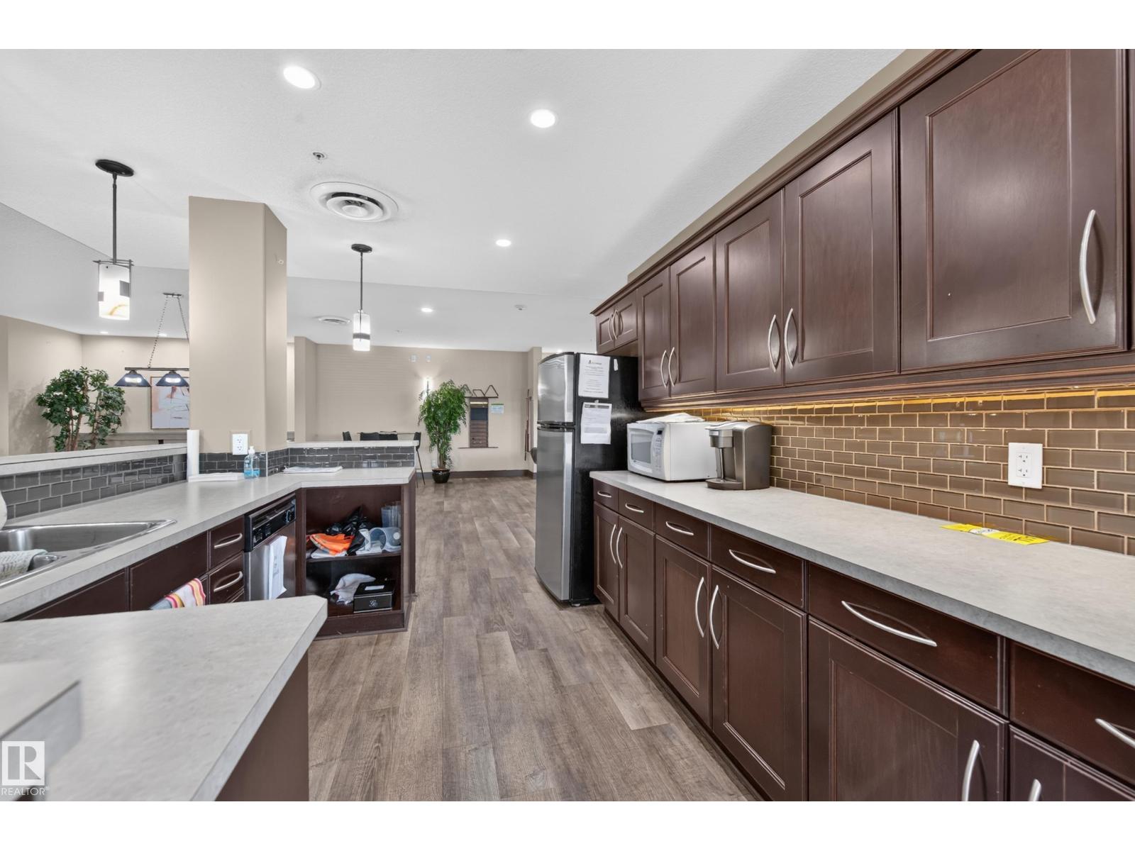 #414 7909 71 ST NW