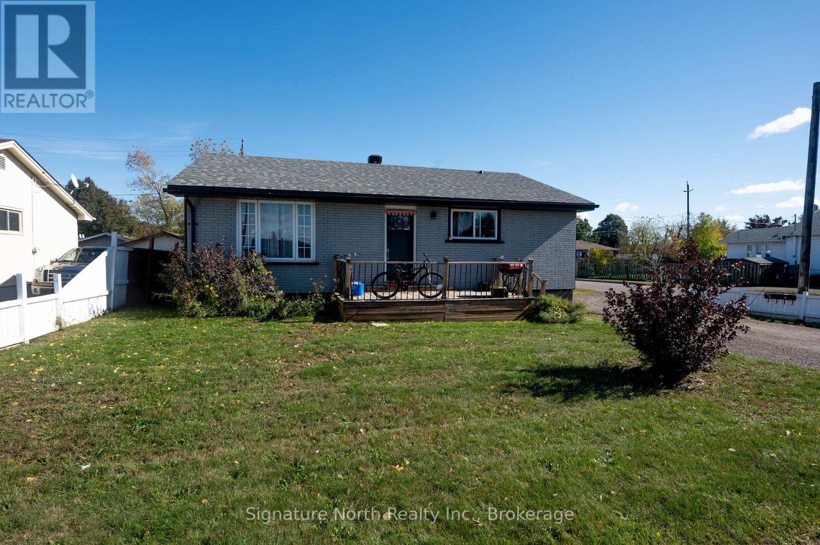 420 Edward Street N, Thunder Bay, Ontario  P7C 4P8 - Photo 1 - X13875536