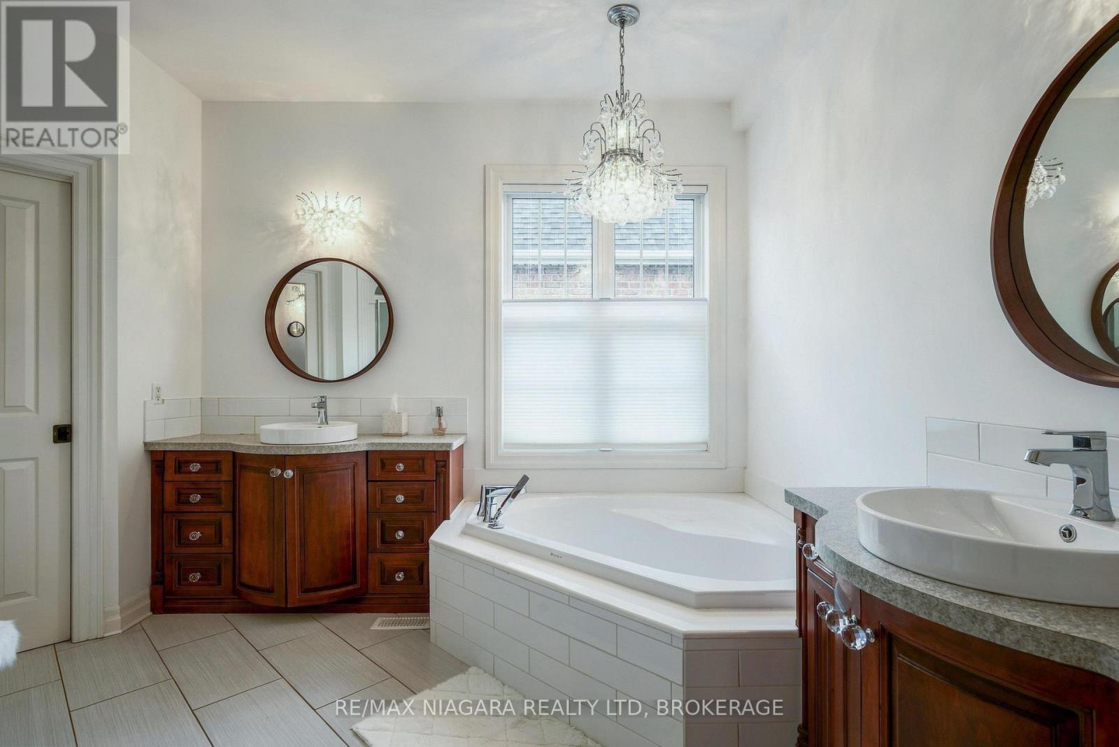655 Charlotte Street, Niagara-On-The-Lake, Ontario  L0S 1J0 - Photo 18 - X13876812