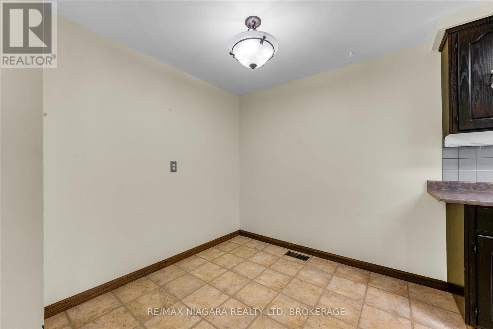 120 Elma Street, St. Catharines, Ontario  L2N 6A2 - Photo 9 - X13876822