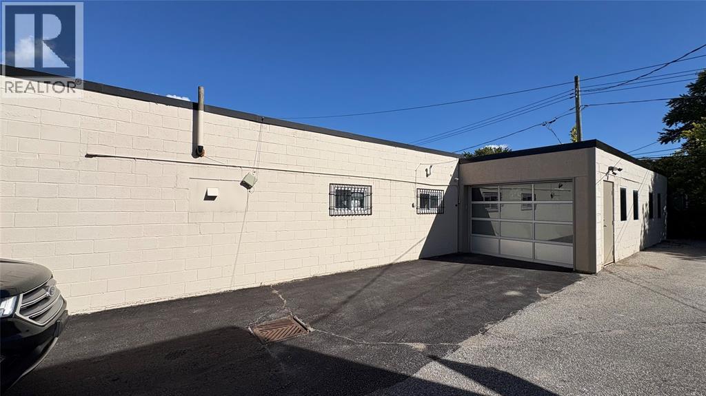 110 EAST STREET North Sarnia Ontario Canada N7T4A6 3