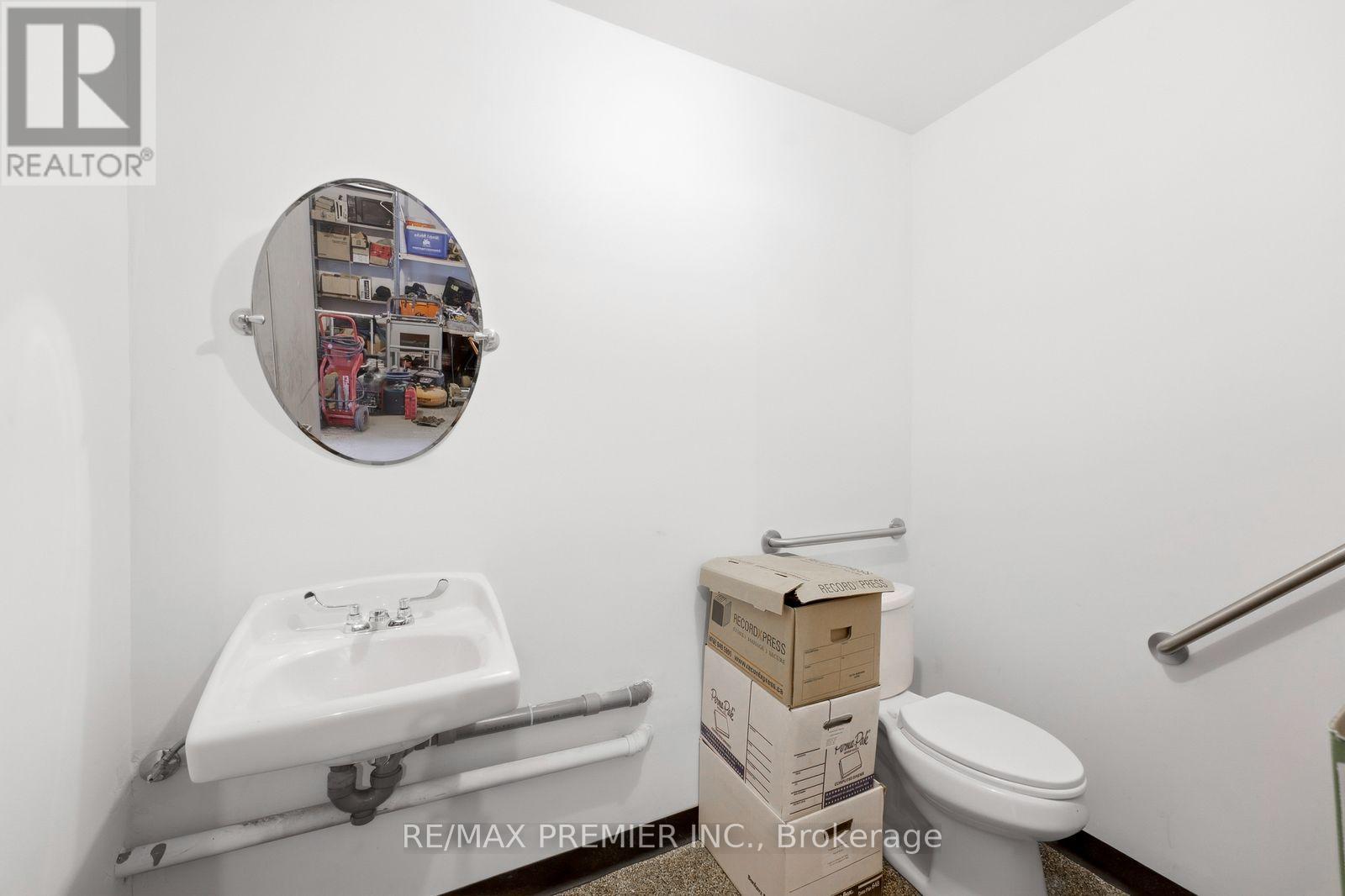 12 (Lower) - 13 Kenview Boulevard, Brampton, Ontario  L6T 5K9 - Photo 7 - W13875252
