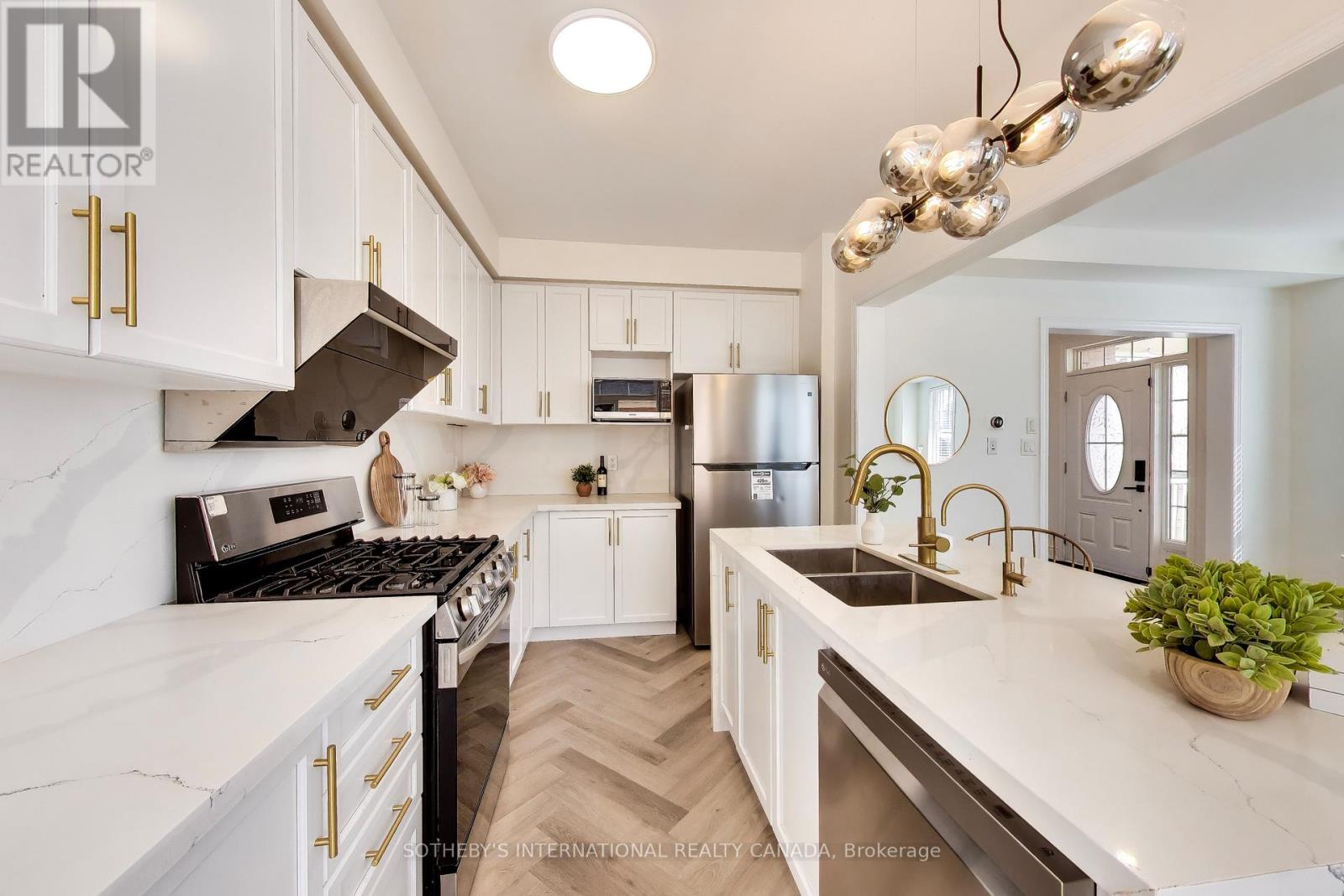 2 Frank Davis Street, Markham, Ontario  L6B 0V9 - Photo 5 - N13875934