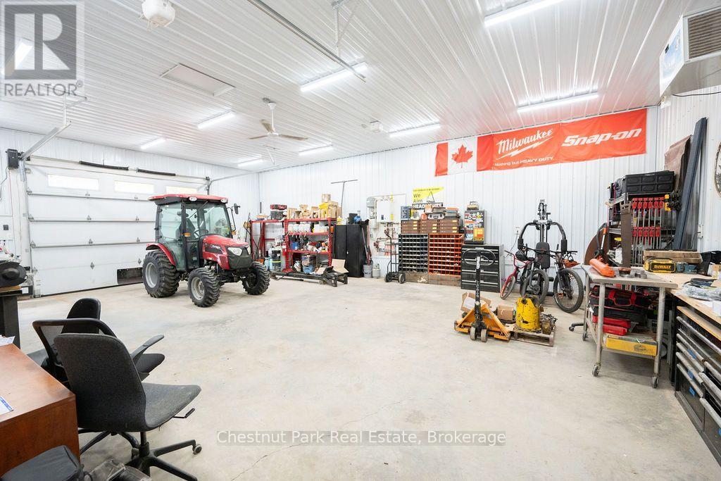 123 East Waseosa Lk Road, Huntsville, Ontario P1H 2J4 - Photo 3 - X13876970