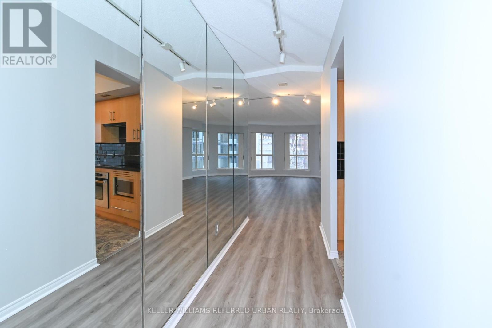 1604 - 25 The Esplanade, Toronto, Ontario  M5E 1W5 - Photo 10 - C13876956