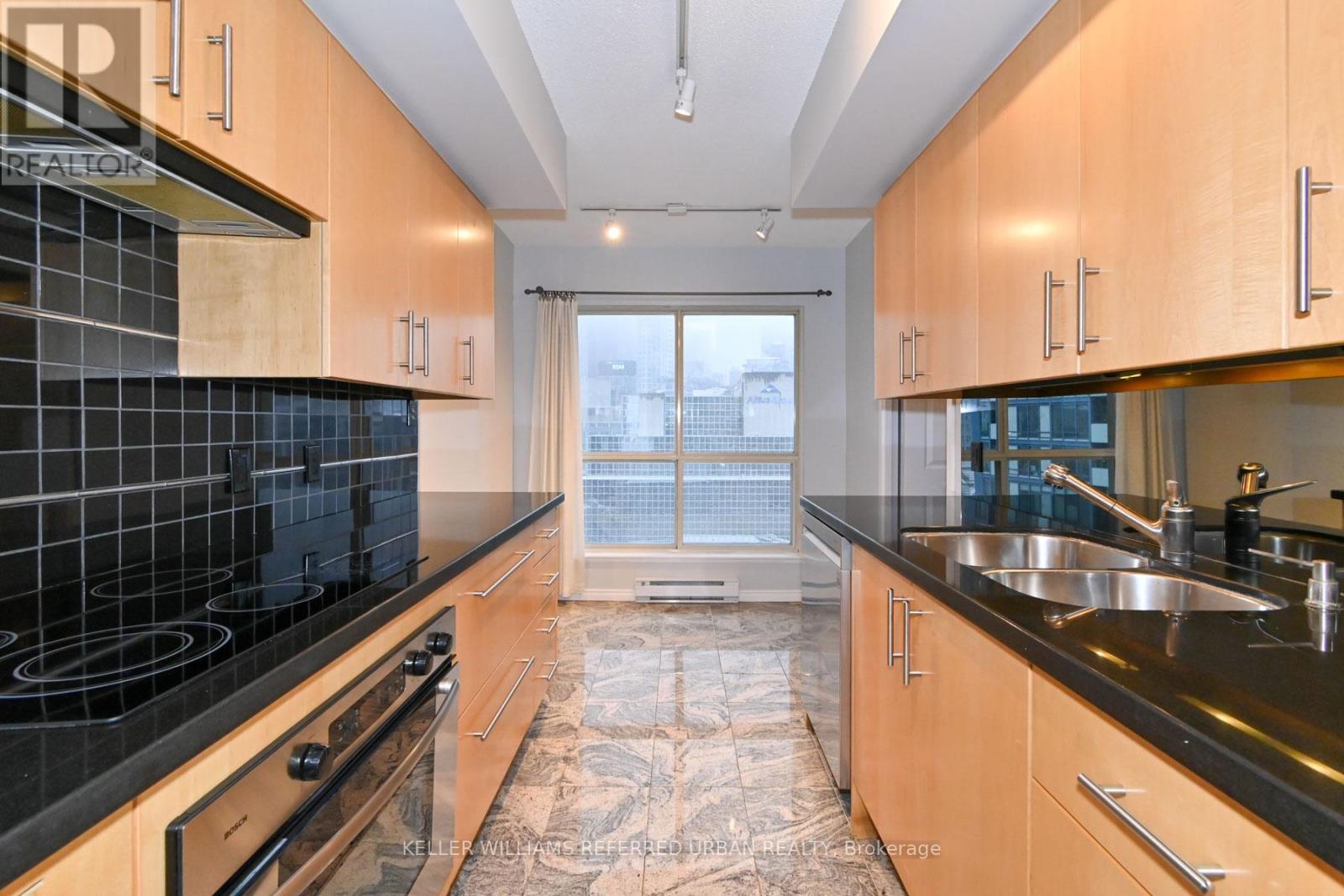 1604 - 25 The Esplanade, Toronto, Ontario  M5E 1W5 - Photo 11 - C13876956