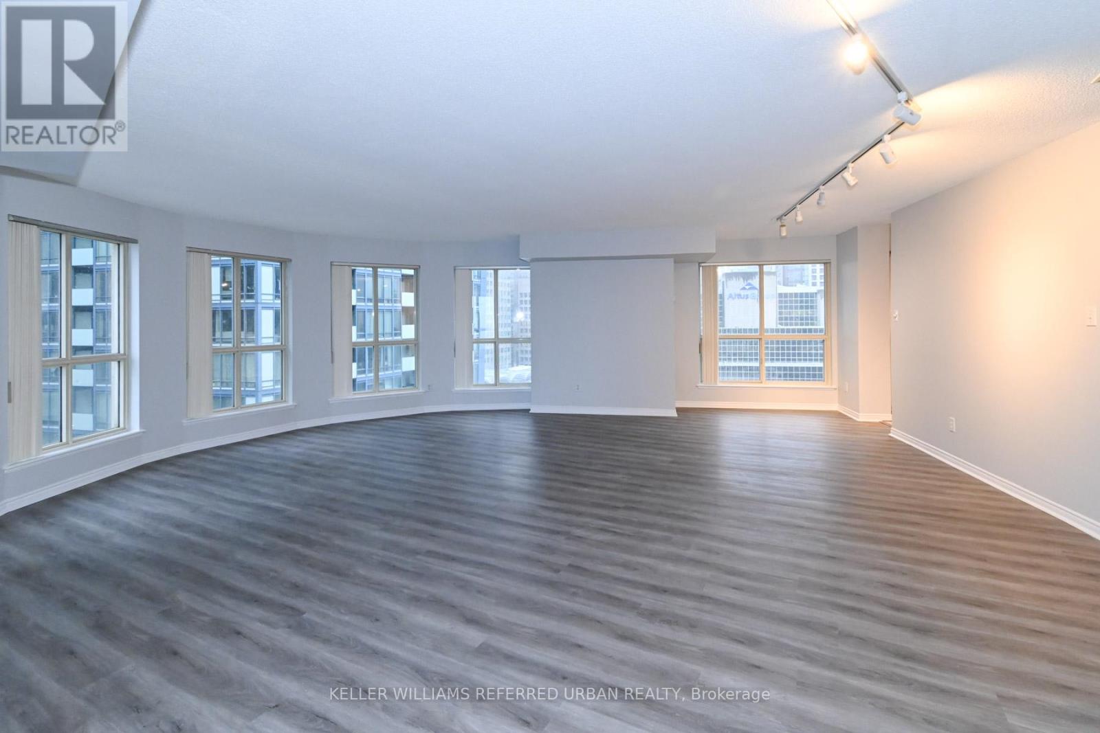 1604 - 25 The Esplanade, Toronto, Ontario  M5E 1W5 - Photo 18 - C13876956