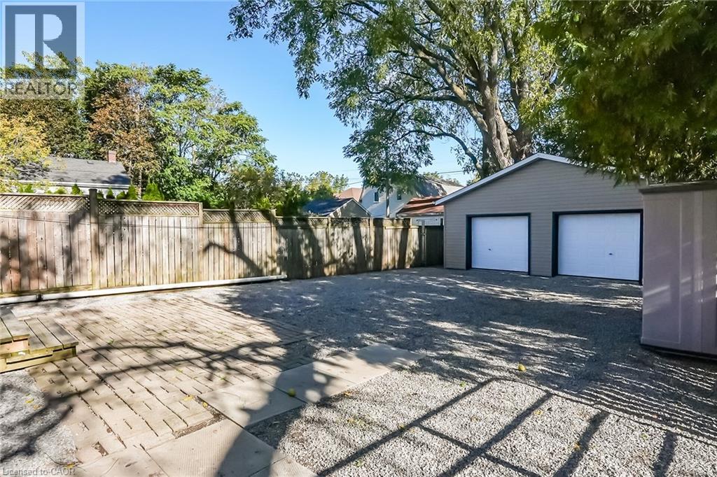 15 Adelaide Street, Grimsby, Ontario  L3M 1X2 - Photo 20 - 40869918