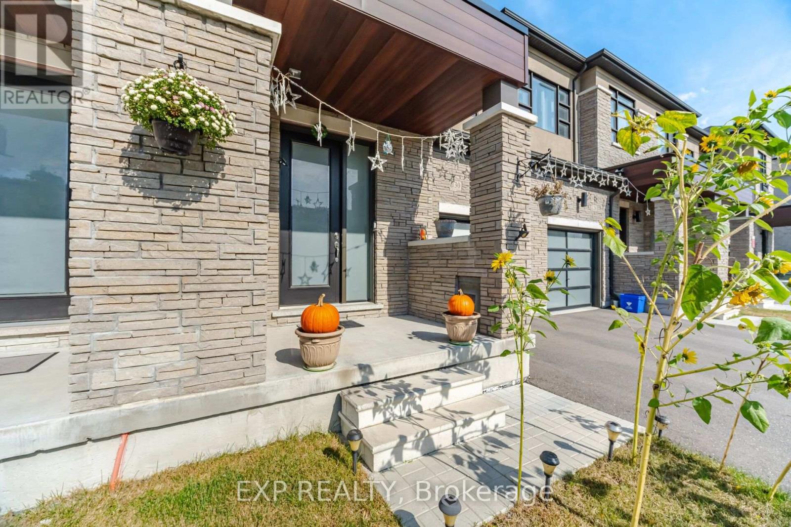 130 Ogston Crescent, Whitby, Ontario  L1P 0H3 - Photo 5 - E13876932