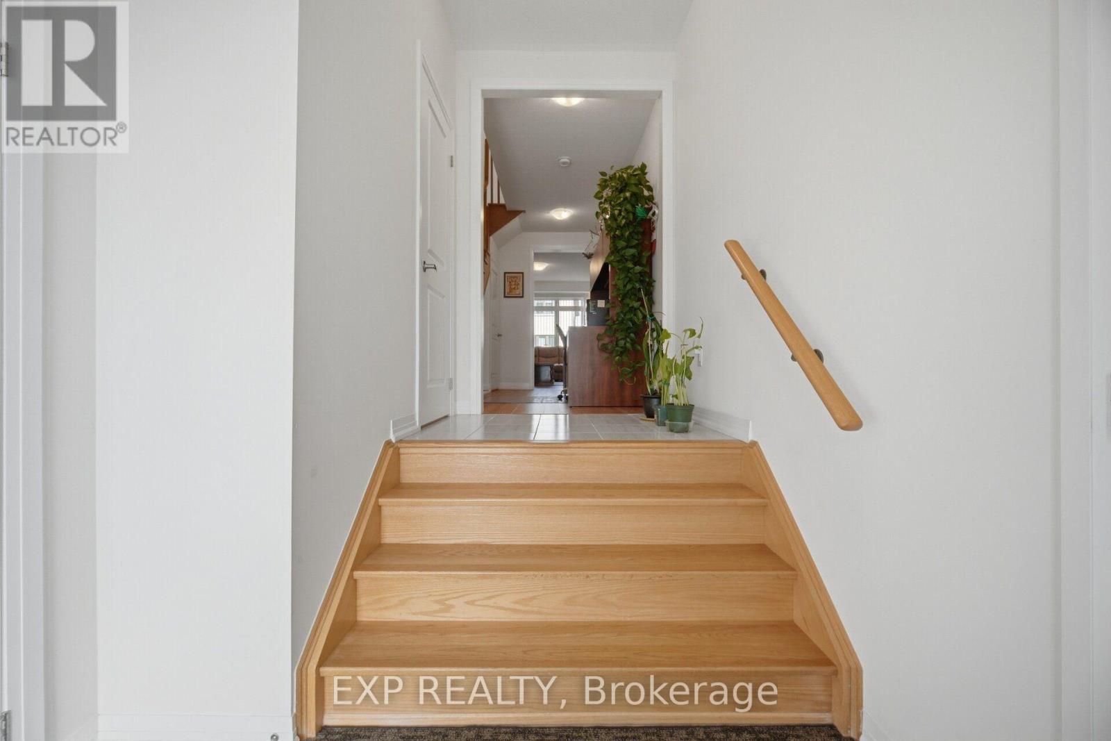 130 Ogston Crescent, Whitby, Ontario  L1P 0H3 - Photo 7 - E13876932