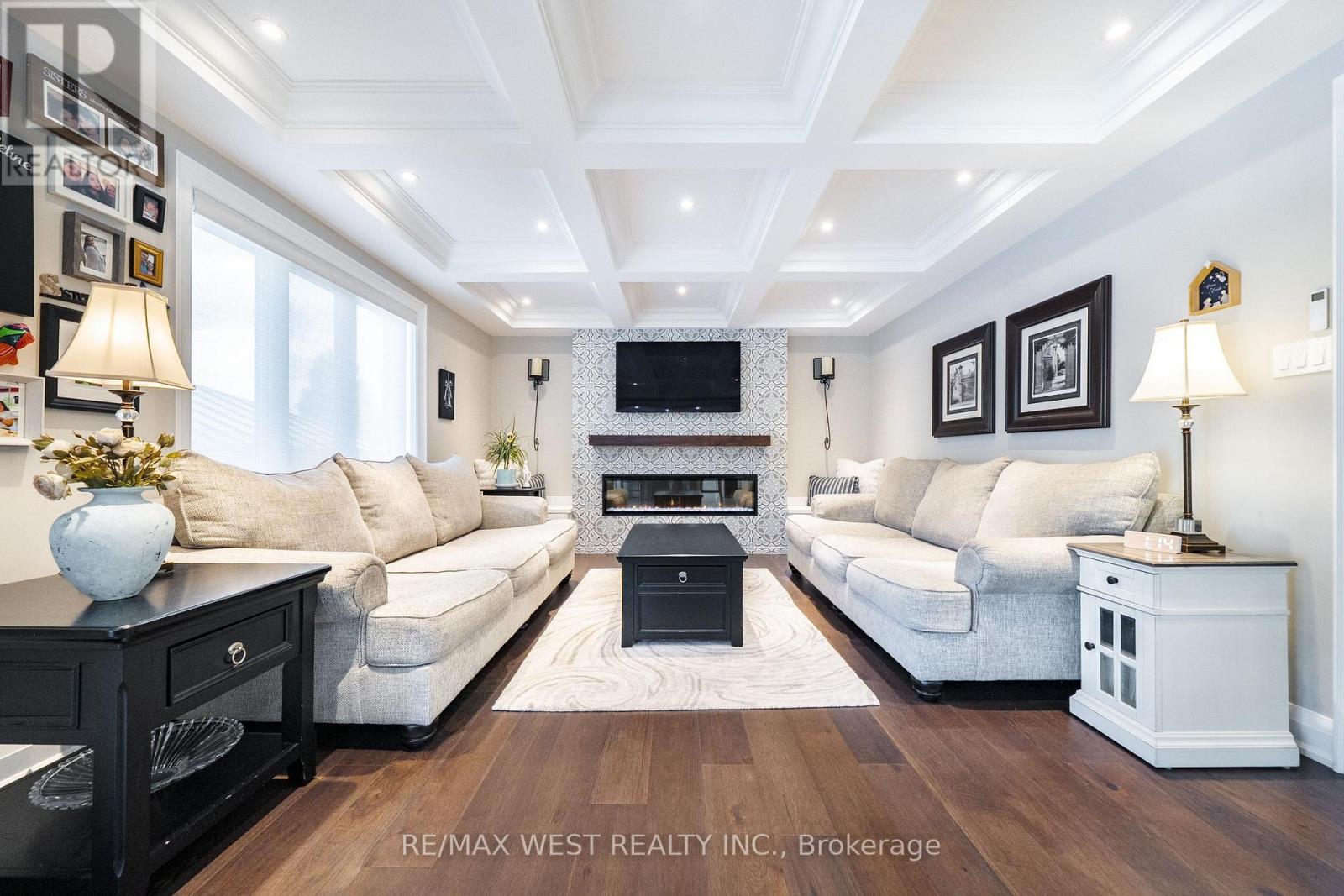 98 Arrowhead Drive, Vaughan, Ontario  L4L 4A5 - Photo 8 - N13876820