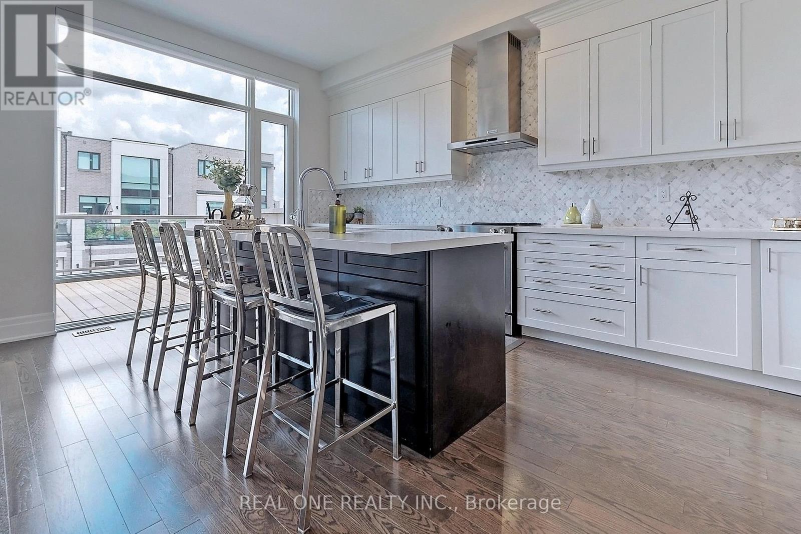 107 Carrville Woods Circle, Vaughan, Ontario  L6A 4Z6 - Photo 18 - N13876846