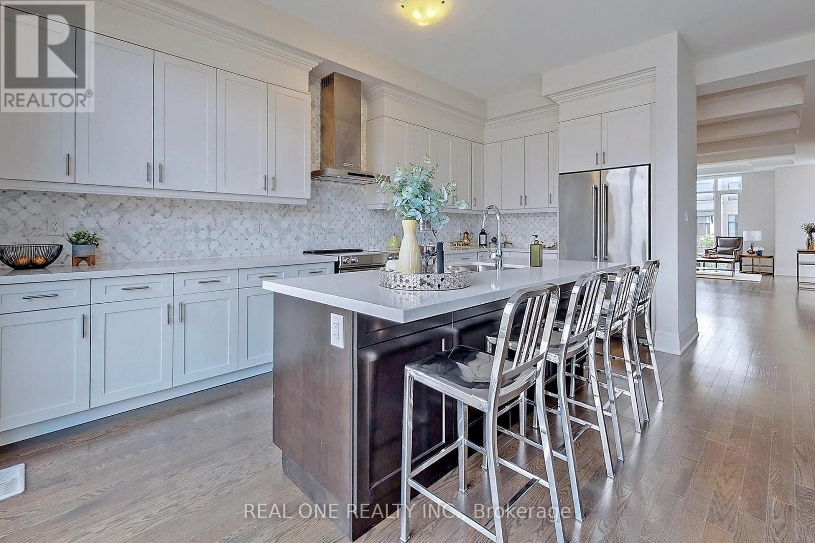 107 Carrville Woods Circle, Vaughan, Ontario  L6A 4Z6 - Photo 19 - N13876846