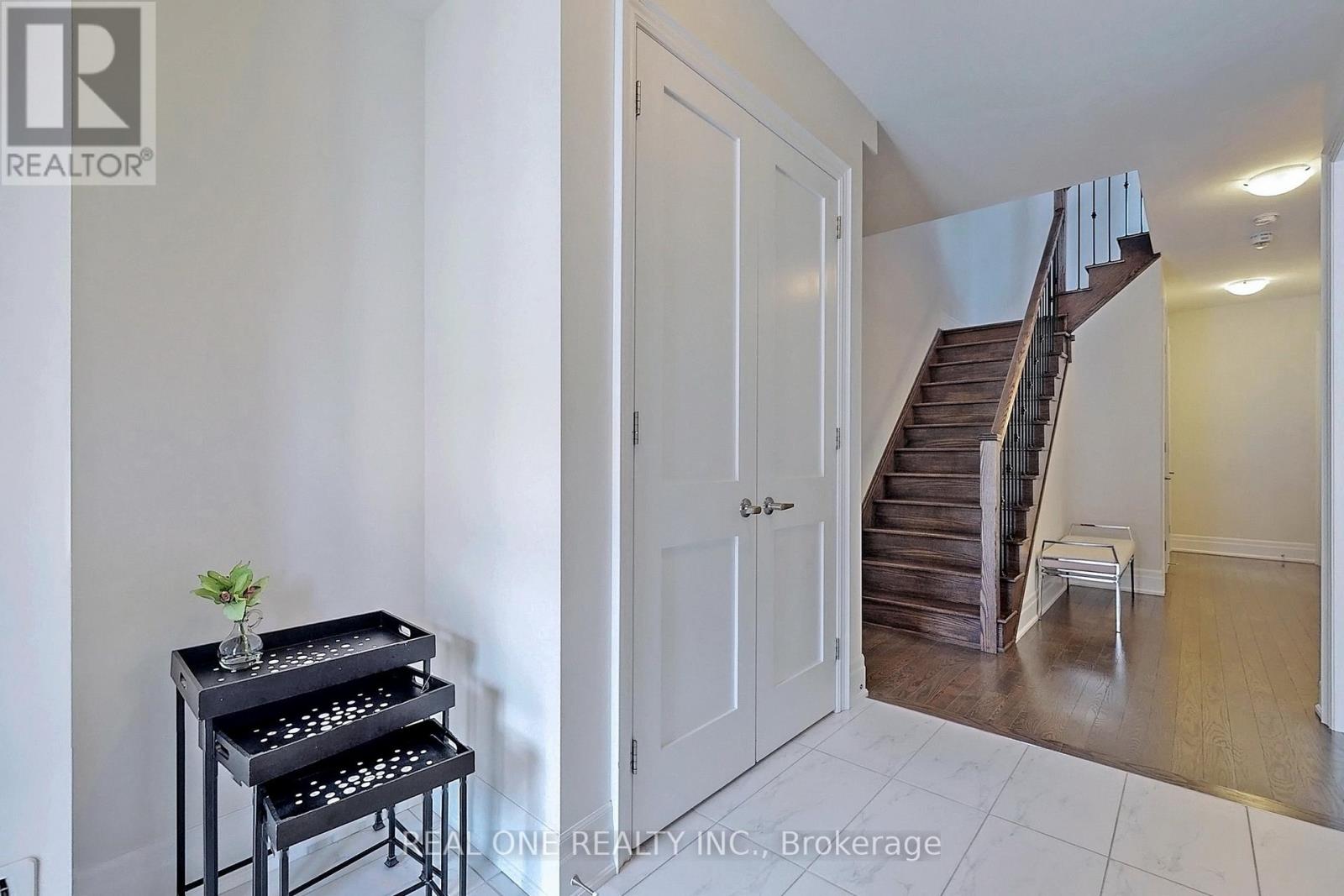 107 Carrville Woods Circle, Vaughan, Ontario  L6A 4Z6 - Photo 27 - N13876846