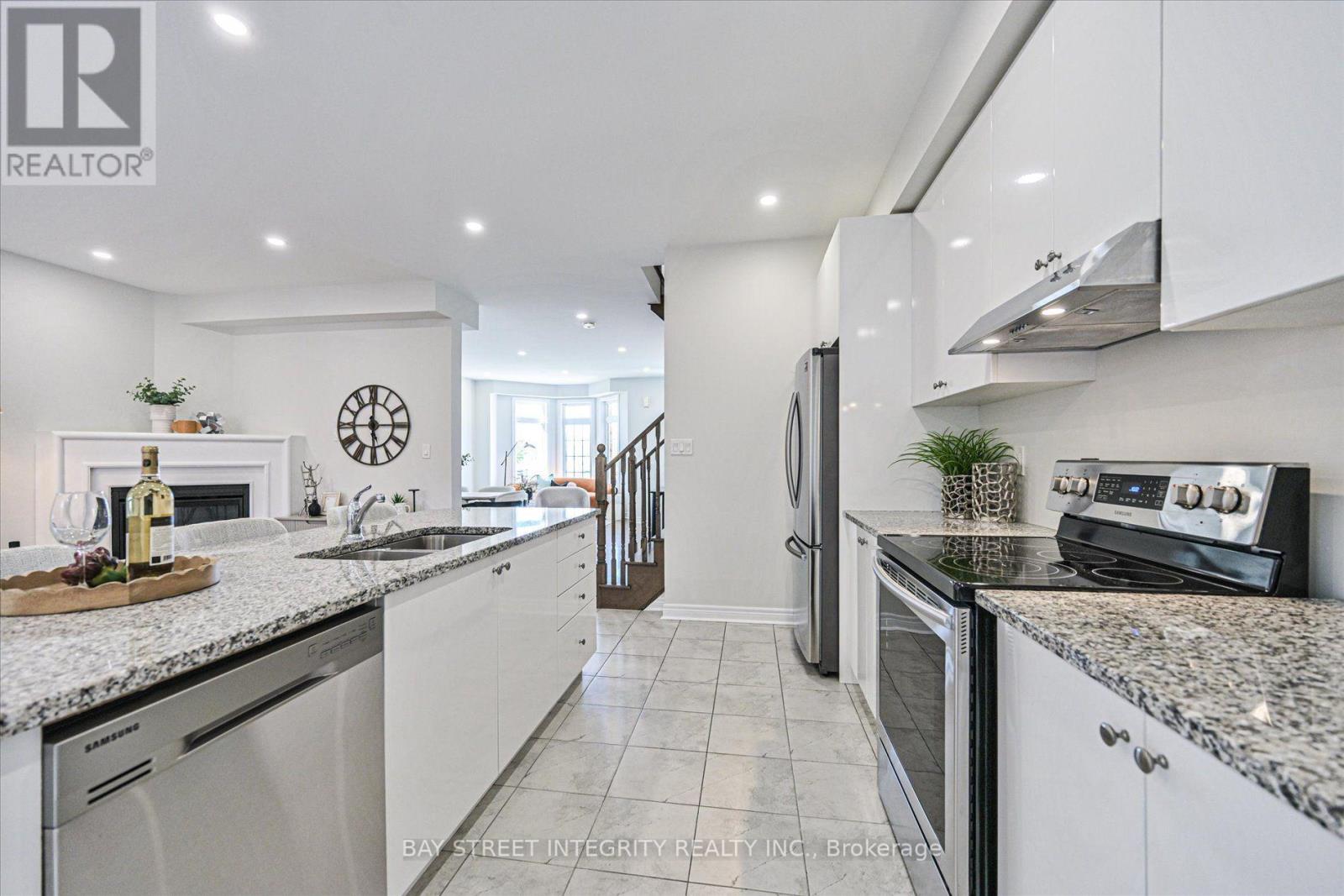 371 William Forster Road, Markham, Ontario  L6B 0R7 - Photo 12 - N13876934